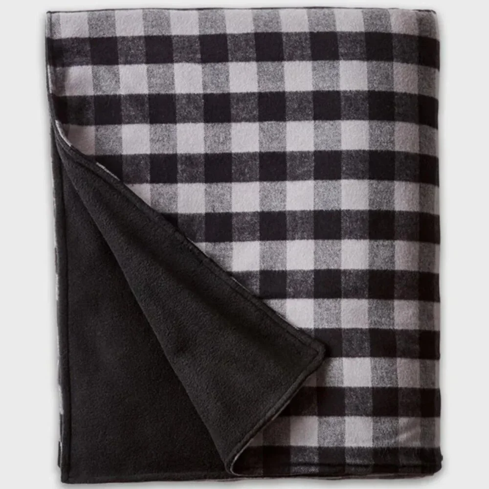 Vermont Flannel Stadium Blanket in Grey Buffalo, new with tags - Picture 2 of 5